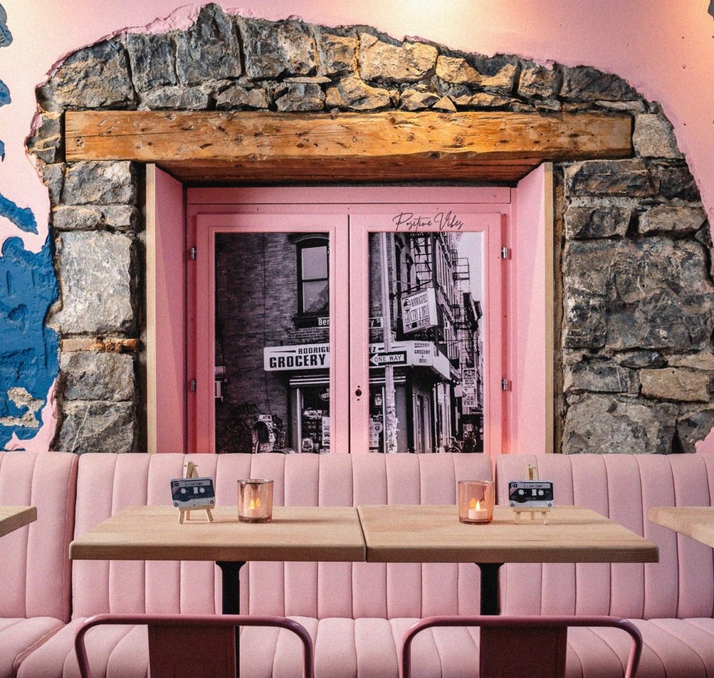place de grenus-rue des étuves-genève-geneva-restaurant-bar-black sheep-together-a l'ancienne-burger-cocktails-sortir à genève